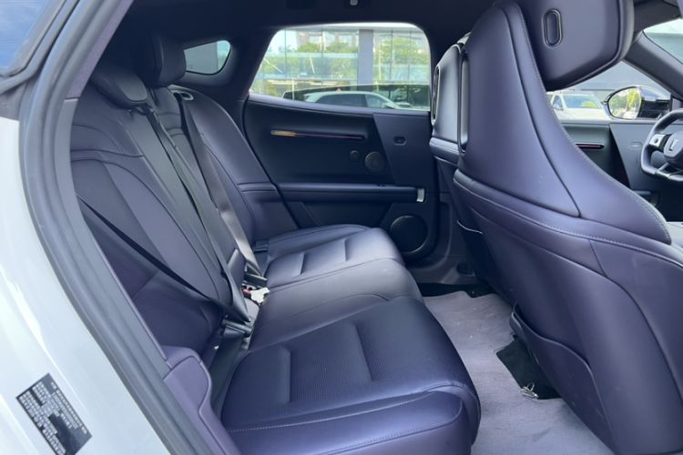 Used Avatr 06 2025 Ultra Pure Electric Edition Interior 7