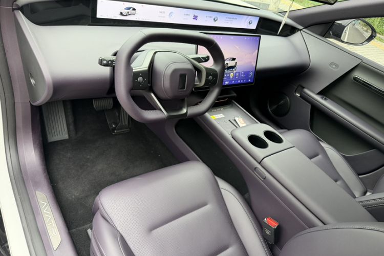 Used Avatr 06 2025 Ultra Pure Electric Edition Interior 7