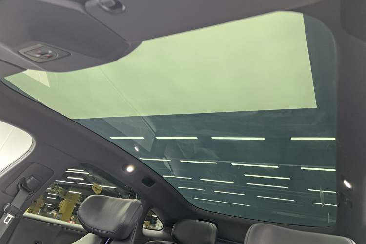 Used Avatr 06 2025 Ultra Pure Electric Edition Interior 7