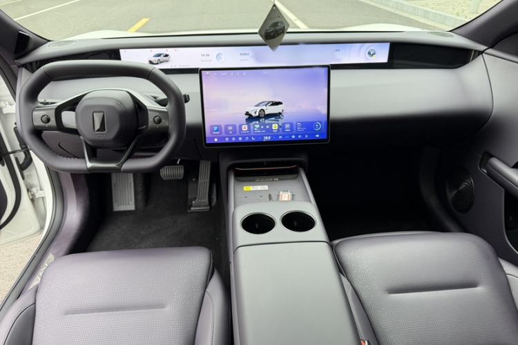 Used Avatr 06 2025 Ultra Pure Electric Edition Interior 8