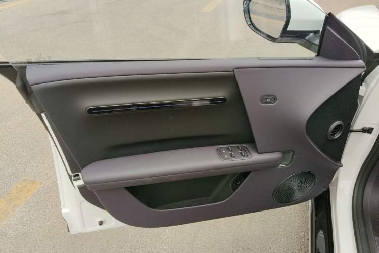 Used Avatr 06 2025 Ultra Pure Electric Edition Left Front Door Interior