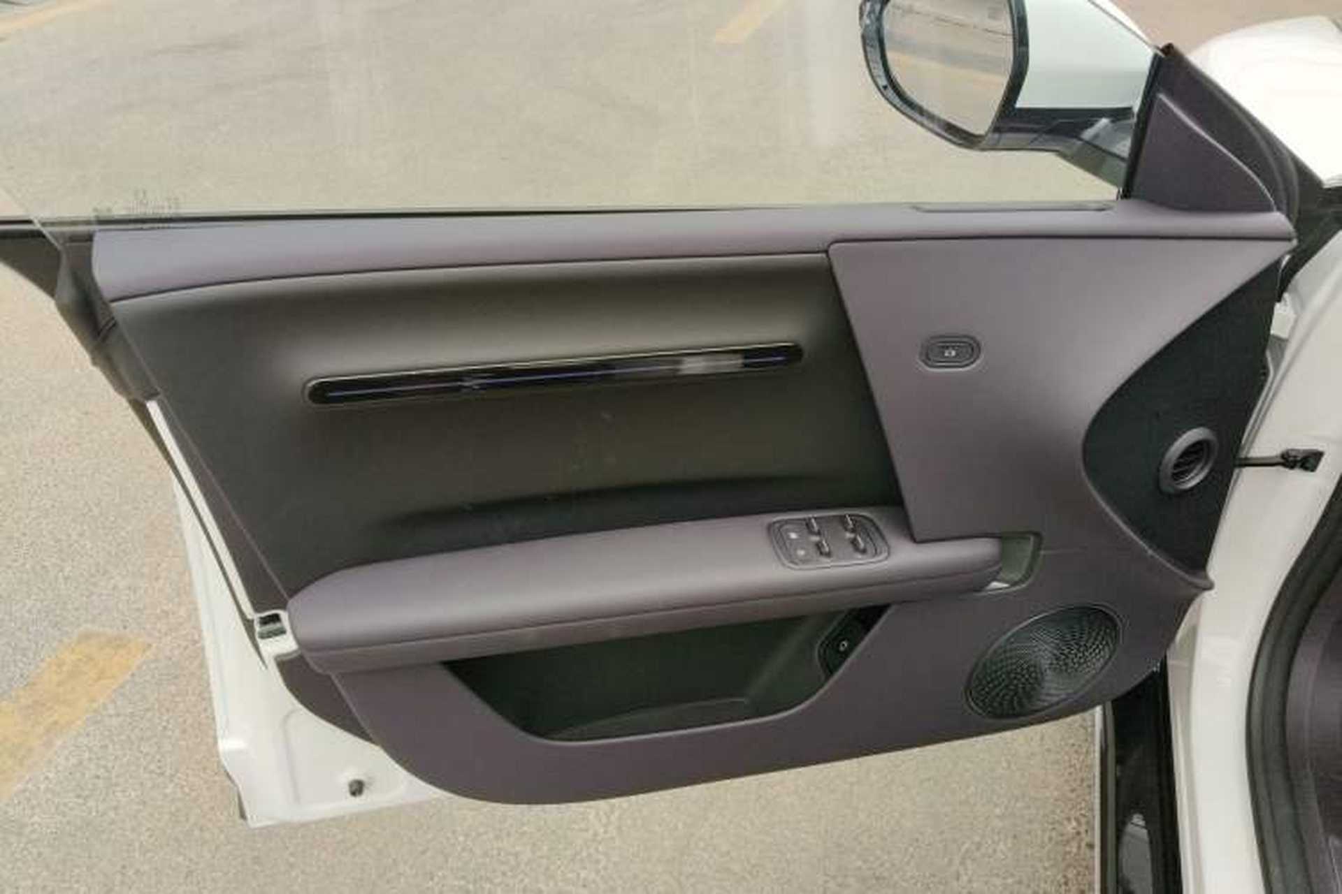 Used Avatr 06 2025 Ultra Pure Electric Edition Left Front Door Interior