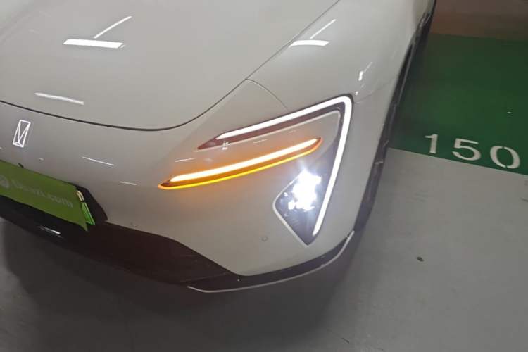 Used Avatr 06 2025 Max All-Electric Version Left Front Headlight