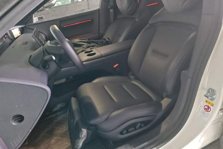 Used Avatr 06 2025 Ultra Pure Electric Edition Left Front Seat