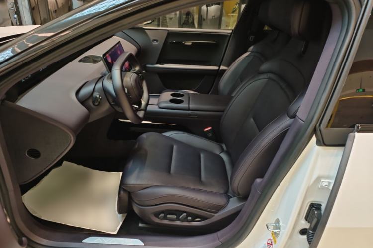 Used Avatr 06 2025 Ultra Pure Electric Edition Left Front Seat