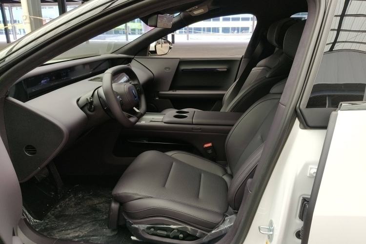 Used Avatr 06 2025 Ultra Pure Electric Edition Left Front Seat
