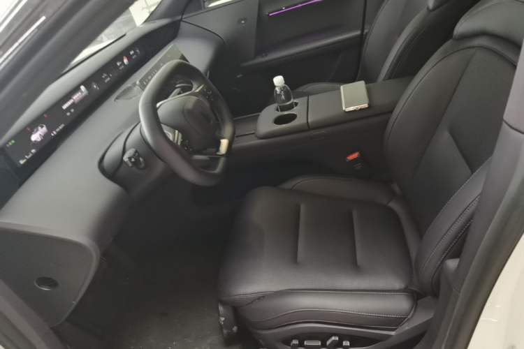 Used Avatr 06 2025 Ultra Pure Electric Edition Left Front Seat