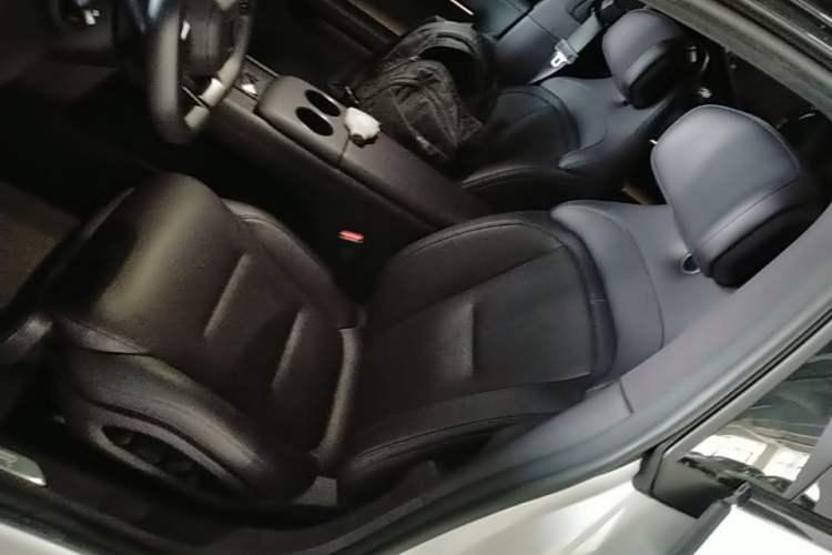 Used Avatr 06 2025 Ultra Pure Electric Edition Left Front Seat