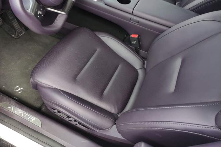 Used Avatr 06 2025 Ultra Pure Electric Edition Left Front Seat
