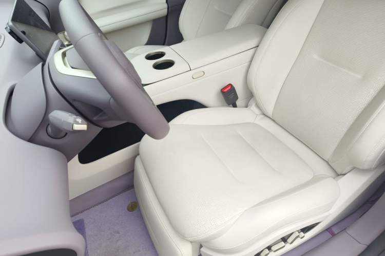 Used Avatr 06 2025 Ultra Pure Electric Edition Left Front Seat