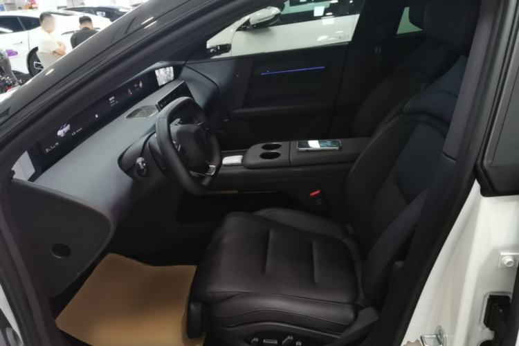 Used Avatr 06 2025 Ultra Pure Electric Edition Left Front Seat