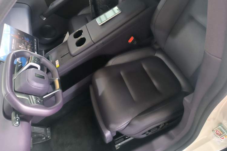 Used Avatr 06 2025 Ultra Pure Electric Edition Left Front Seat