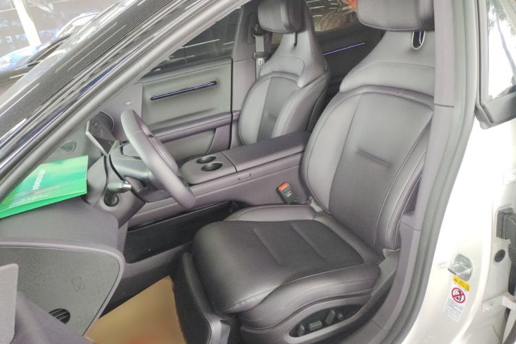 Used Avatr 06 2025 Ultra Pure Electric Edition Left Front Seat