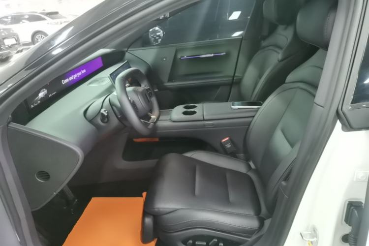 Used Avatr 06 2025 Ultra Pure Electric Edition Left Front Seat