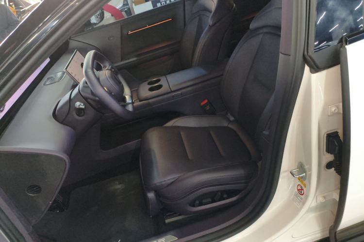 Used Avatr 06 2025 Ultra Pure Electric Edition Left Front Seat