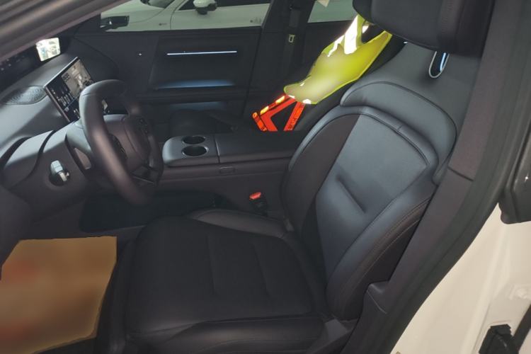 Used Avatr 06 2025 Ultra Pure Electric Edition Left Front Seat