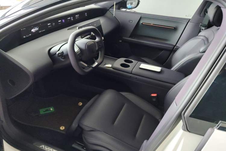 Used Avatr 06 2025 Ultra Pure Electric Edition Left Front Seat
