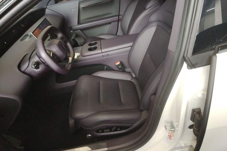 Used Avatr 06 2025 Ultra Pure Electric Edition Left Front Seat