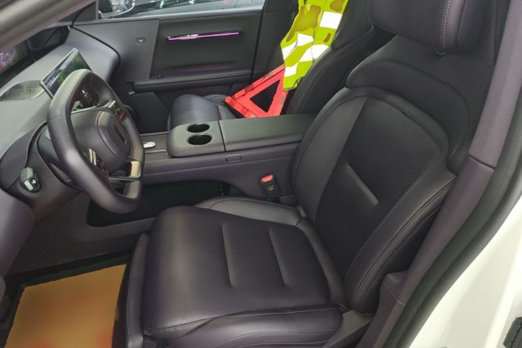 Used Avatr 06 2025 Ultra Pure Electric Edition Left Front Seat