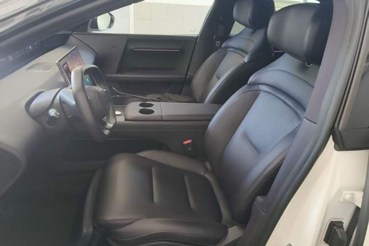 Used Avatr 06 2025 Ultra Pure Electric Edition Left Front Seat