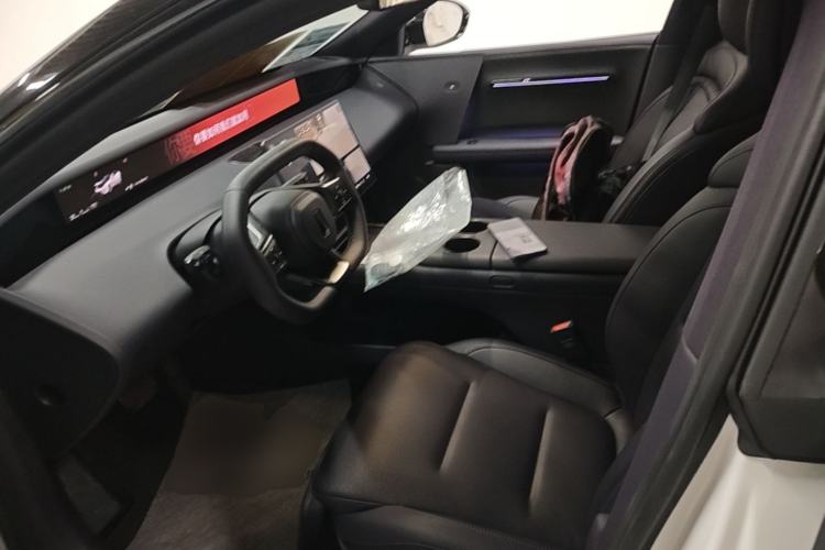 Used Avatr 06 2025 Ultra Pure Electric Edition Left Front Seat