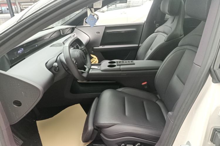 Used Avatr 06 2025 Ultra Pure Electric Edition Left Front Seat