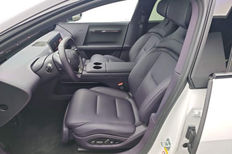 Used Avatr 06 2025 Ultra Pure Electric Edition Left Front Seat