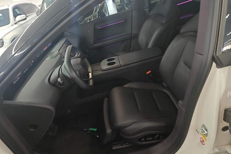 Used Avatr 06 2025 Ultra Pure Electric Edition Left Front Seat