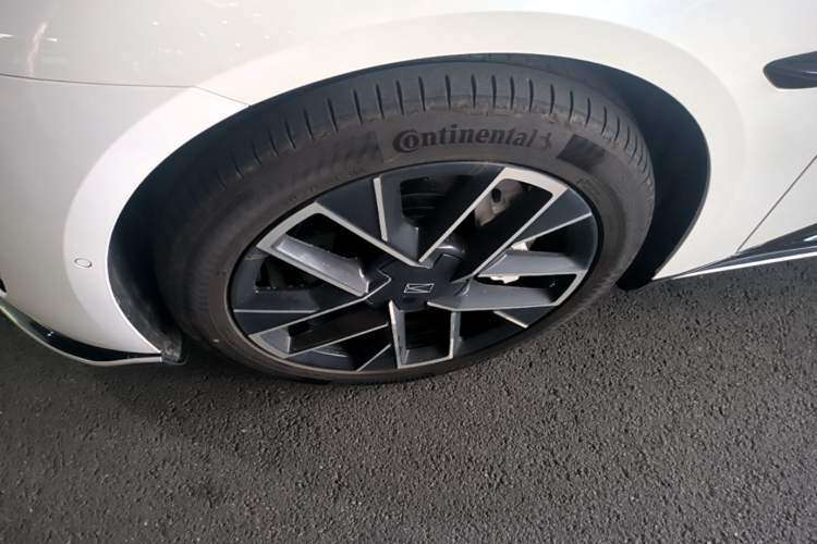Used Avatr 06 2025 Ultra Pure Electric Edition Left Front Wheel Hub