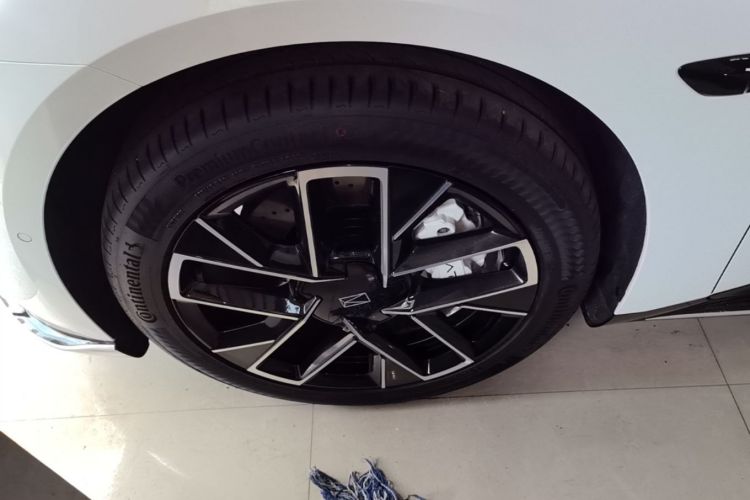 Used Avatr 06 2025 Ultra Pure Electric Edition Left Front Wheel Hub