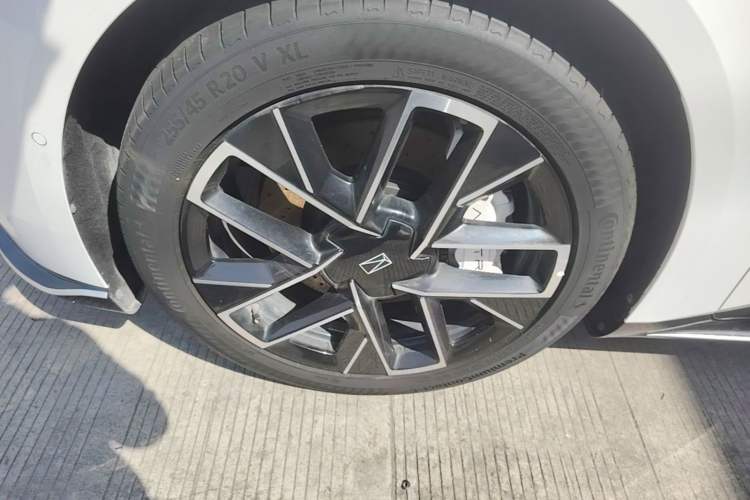 Used Avatr 06 2025 Ultra Pure Electric Edition Left Front Wheel Hub