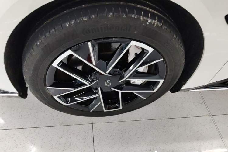 Used Avatr 06 2025 Ultra Pure Electric Edition Left Front Wheel Hub