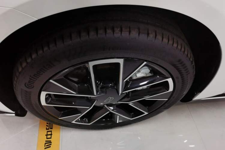 Used Avatr 06 2025 Ultra Pure Electric Edition Left Front Wheel Hub