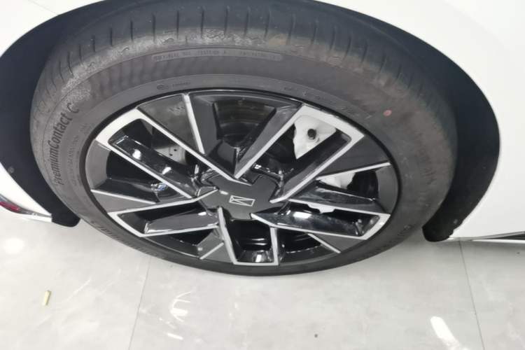 Used Avatr 06 2025 Ultra Pure Electric Edition Left Front Wheel Hub