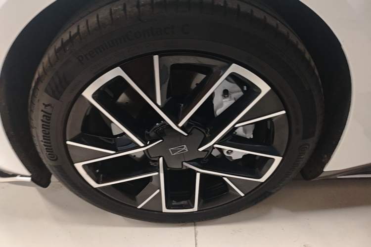 Used Avatr 06 2025 Ultra Pure Electric Edition Left Front Wheel Hub