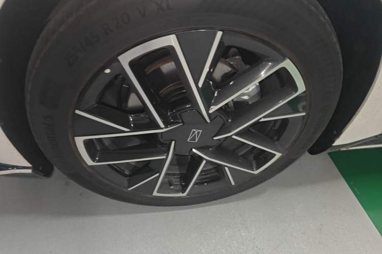 Used Avatr 06 2025 Max All-Electric Version Left Front Wheel Hub