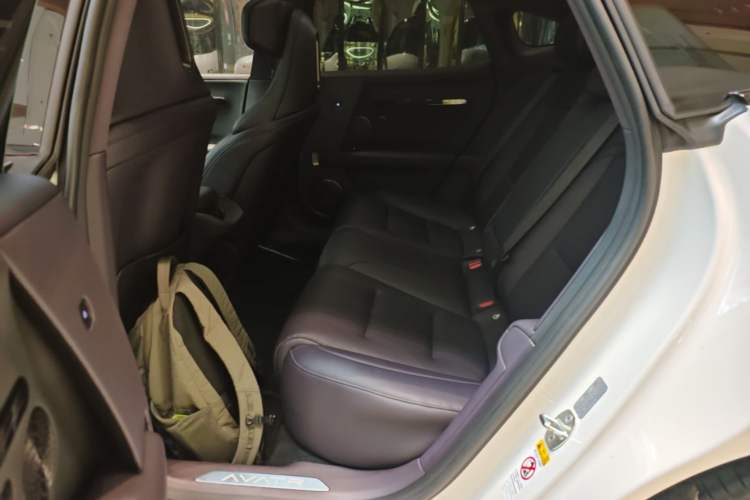 Used Avatr 06 2025 Ultra Pure Electric Edition Left Rear Seat