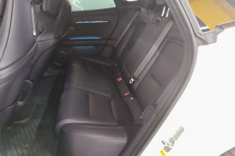 Used Avatr 06 2025 Ultra Pure Electric Edition Left Rear Seat