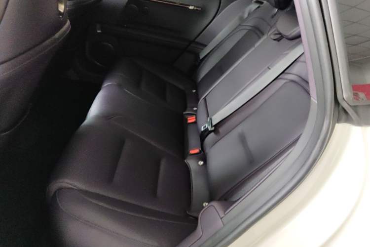 Used Avatr 06 2025 Ultra Pure Electric Edition Left Rear Seat