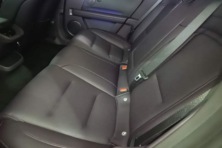 Used Avatr 06 2025 Ultra Pure Electric Edition Left Rear Seat