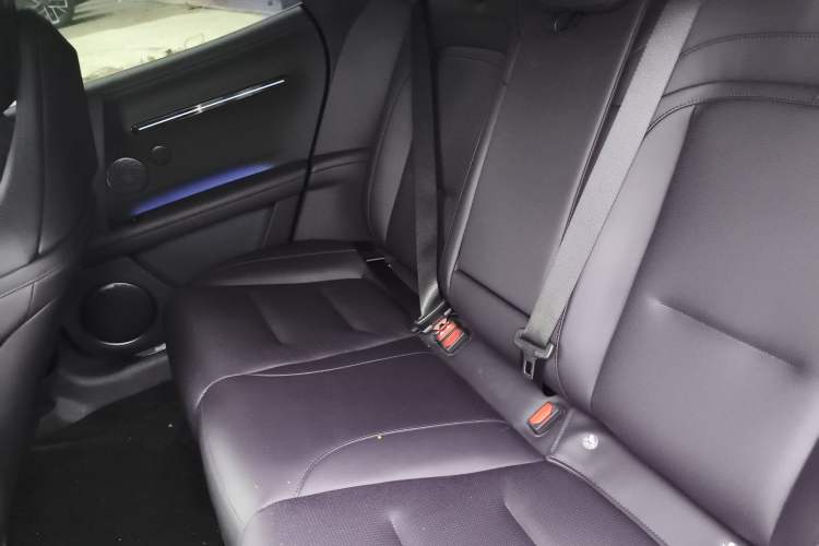 Used Avatr 06 2025 Ultra Pure Electric Edition Left Rear Seat