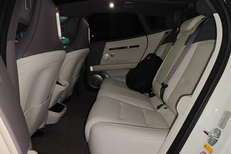 Used Avatr 06 2025 Ultra Pure Electric Edition Left Rear Seat