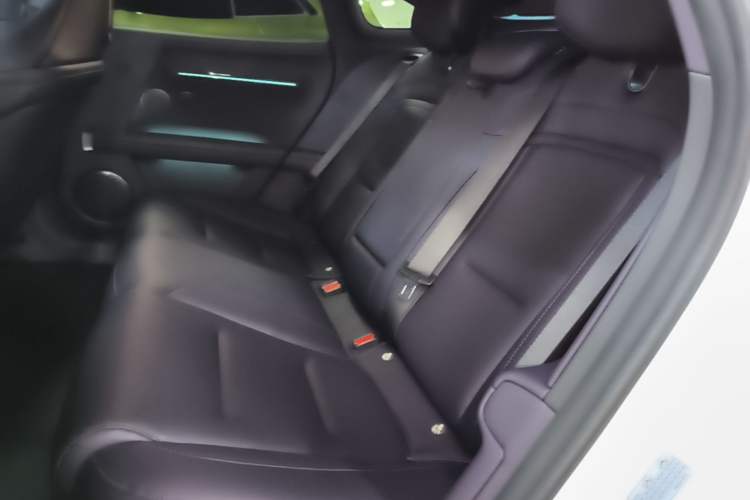 Used Avatr 06 2025 Ultra Pure Electric Edition Left Rear Seat
