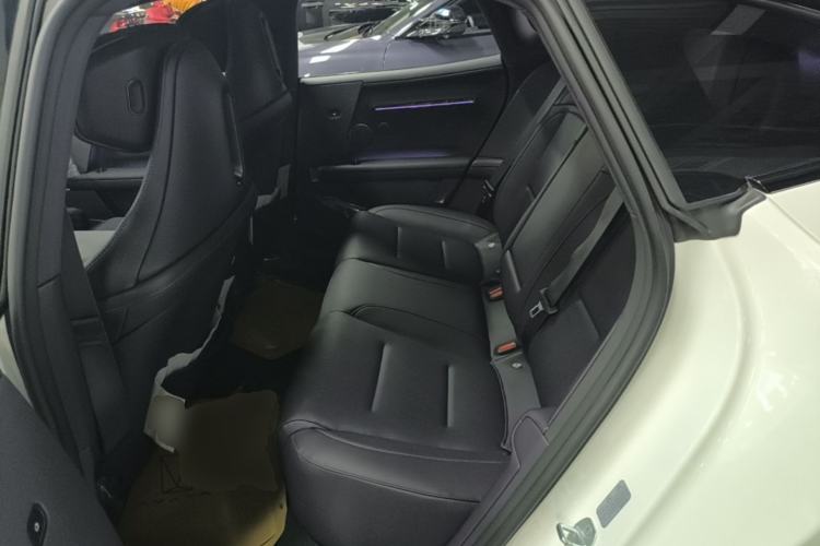 Used Avatr 06  Left Rear Seat
