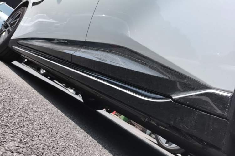 Used Avatr 06 2025 Max All-Electric Version Left Side Sill