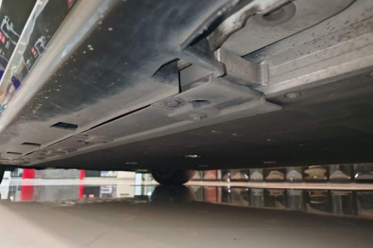 Used Avatr 06 2025 Ultra Pure Electric Edition Left Side Sill