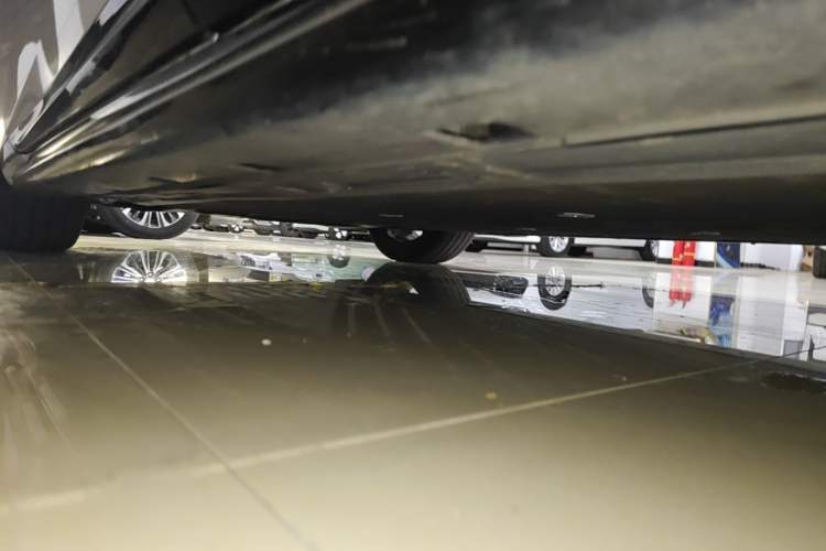 Used Avatr 06 2025 Ultra Pure Electric Edition Left Side Sill