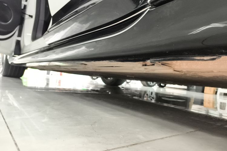 Used Avatr 06 2025 Ultra Pure Electric Edition Left Side Sill