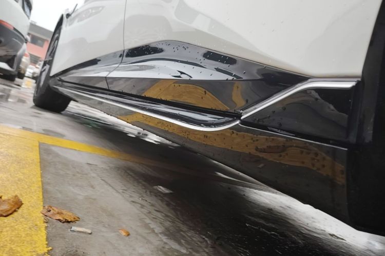 Used Avatr 06 2025 Ultra Pure Electric Edition Left Side Sill