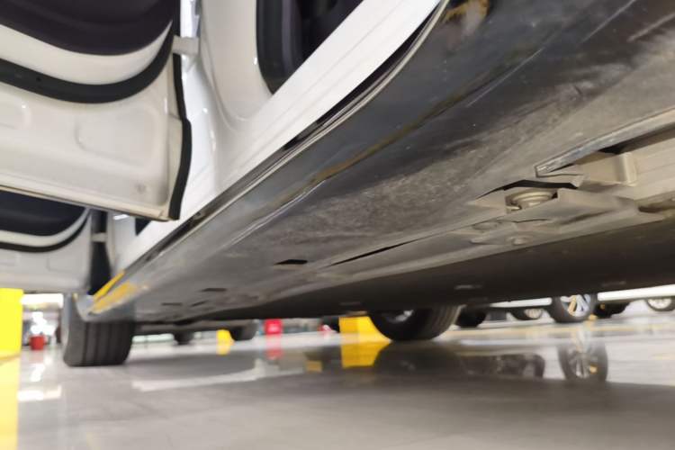 Used Avatr 06 2025 Ultra Pure Electric Edition Left Side Sill